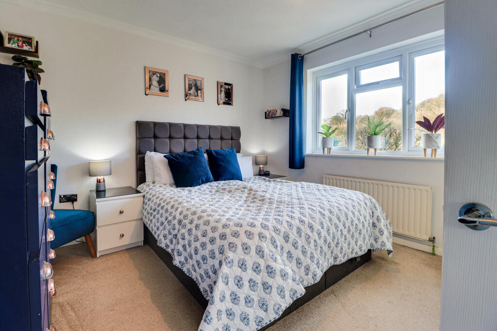 Additional image 13 of Springfield Crescent, Harpenden, Hertfordshire, AL5