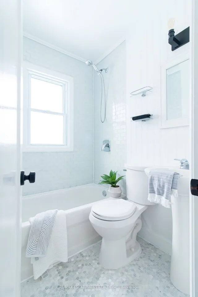 Additional image 22 of 374 East 16th St