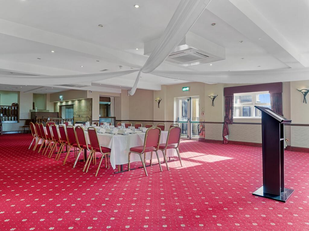 Additional image 7 of Oaks Hotel & Leisure Club  Colne Road Reedley BURNLEY Lancashire BB10 2LF