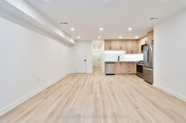 Additional image 36 of 53 Alameda Ave