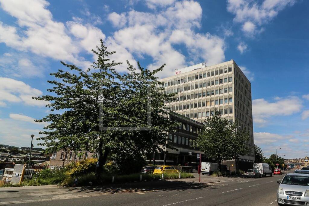 Additional image 13 of COLONNADE HOUSE INCLUDES ELECTRIC + WATER BILLS