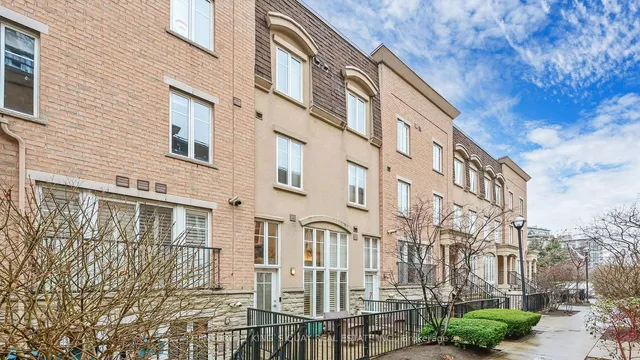 Additional image 2 of 38 Western Battery Rd Unit 612