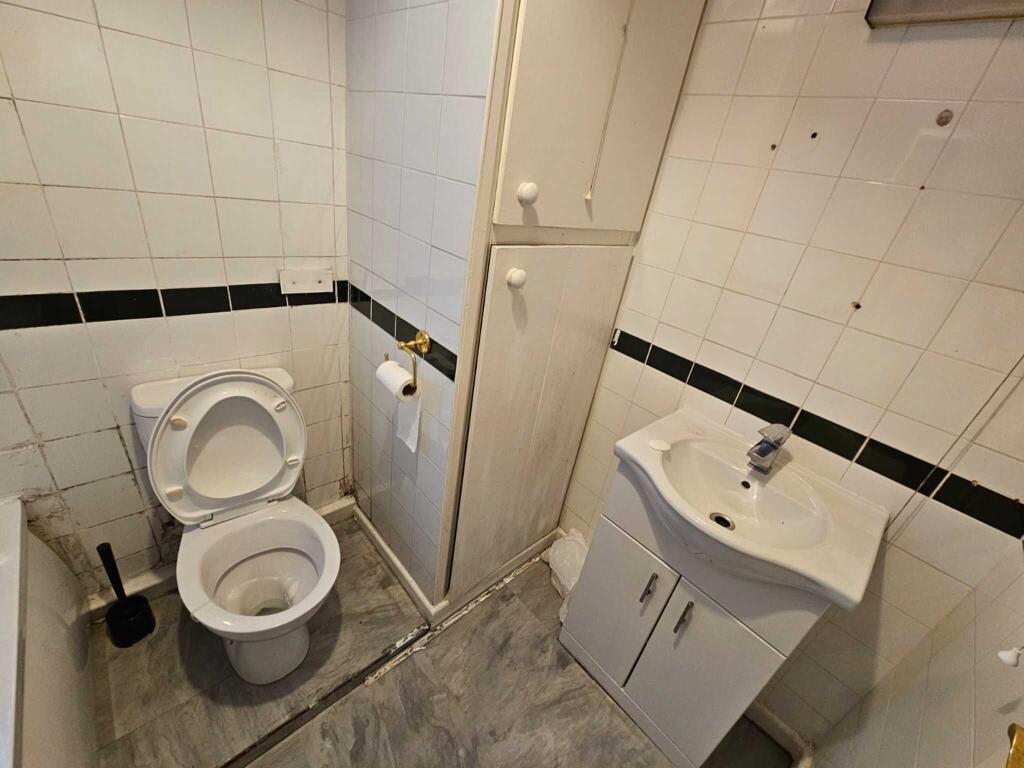 Additional image 9 of Stratford Road, Hall Green