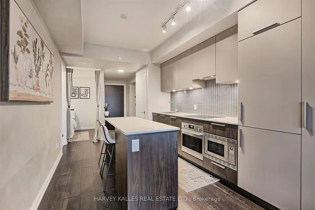 Additional image 9 of 4208 Dundas St Unit 412