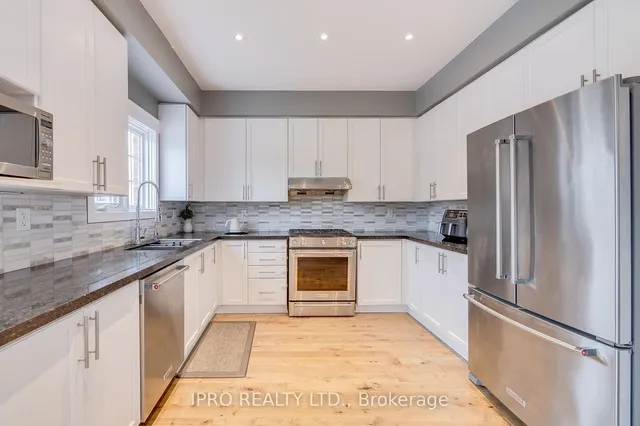 Additional image 12 of 1038 Laurier Ave