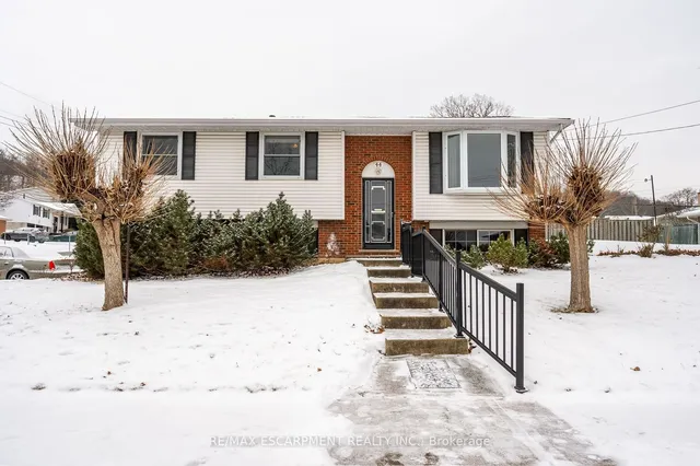 Additional image 9 of 44 CAPILANO Dr