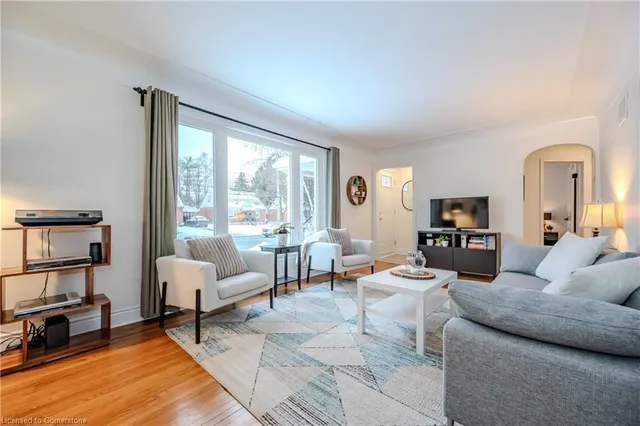 Additional image 12 of 586 Weber St