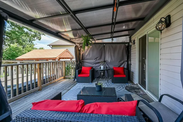 Additional image 35 of 53 1/2 Robins Ave