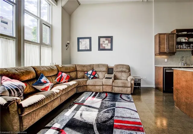 Additional image 21 of 404 King St Unit 102