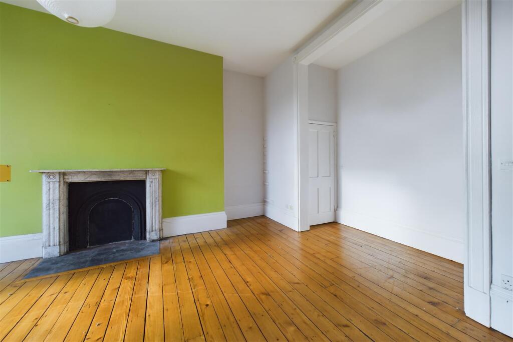 Additional image 29 of FLAT FOR UPDATING | BA1