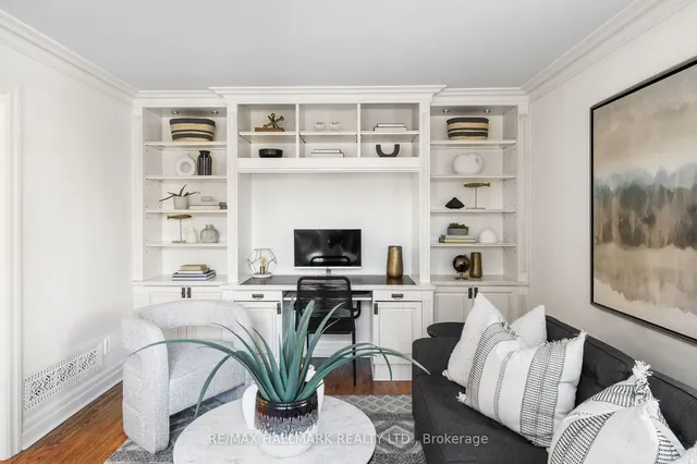 Additional image 6 of 218 Yonge Blvd