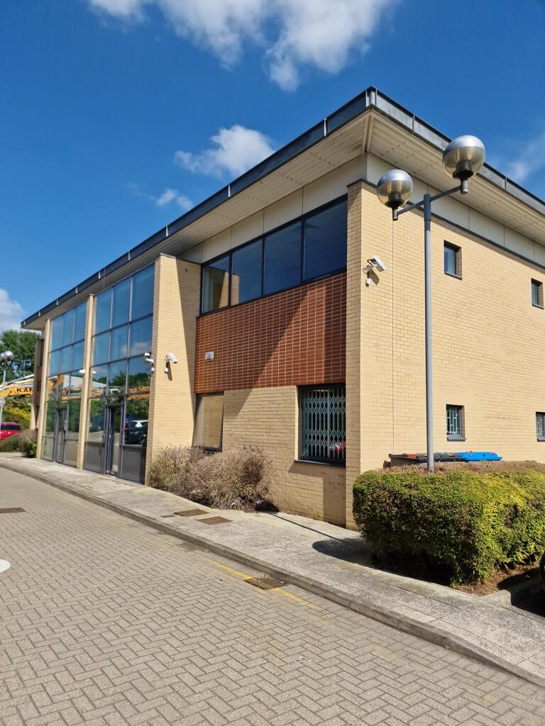 Additional image 4 of Parkway, 13 Porters Wood, St. Albans, Hertfordshire, AL3