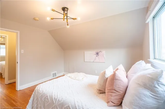 Additional image 19 of 36 Boniface Ave