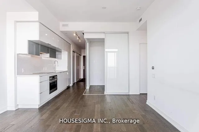 Additional image 10 of 185 Roehampton Ave Unit 3406