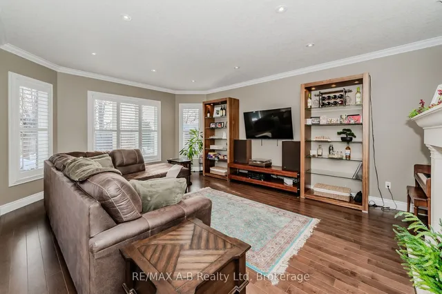 Additional image 17 of 252 Edgewater Cres