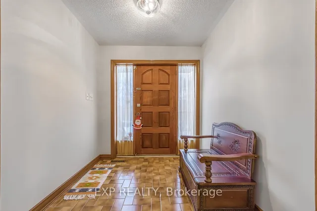 63 Riverside Dr