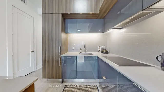 Additional image 12 of 15 Merchants Wharf Unit 1208