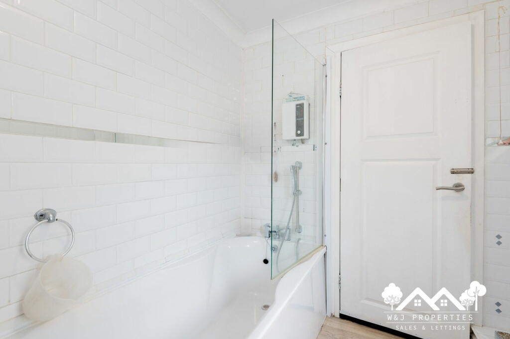 Additional image 29 of Blackburn Road, Darwen, BB3