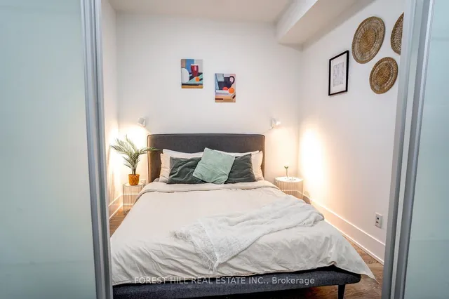 Additional image 21 of 55 Merchants' Wharf Unit 619