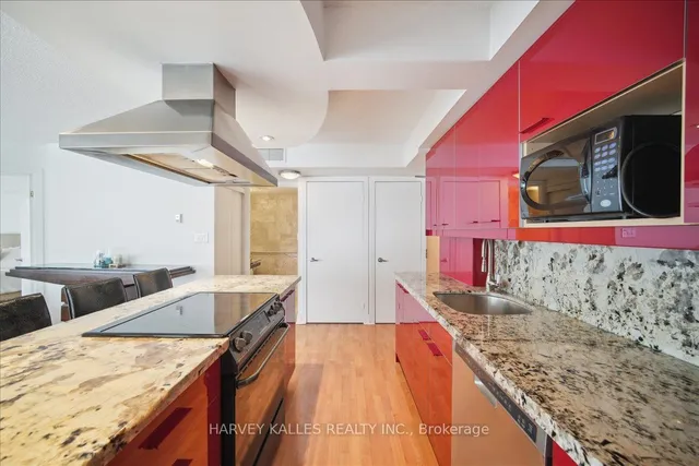 Additional image 10 of 550 Queens Quay Unit 809