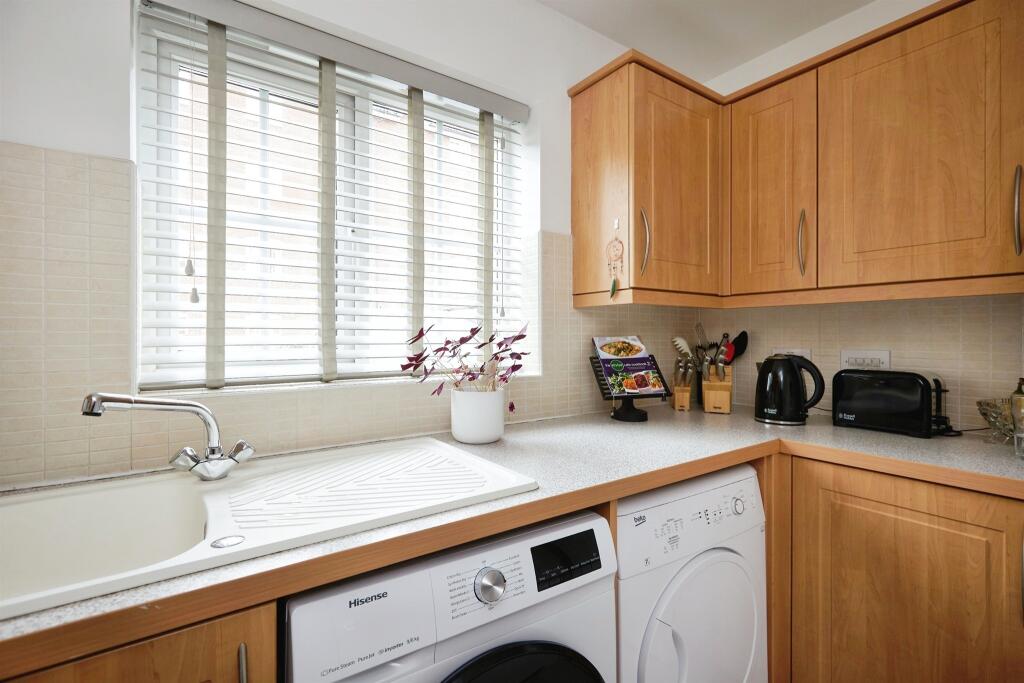 Additional image 8 of Percivale Road, Yeovil