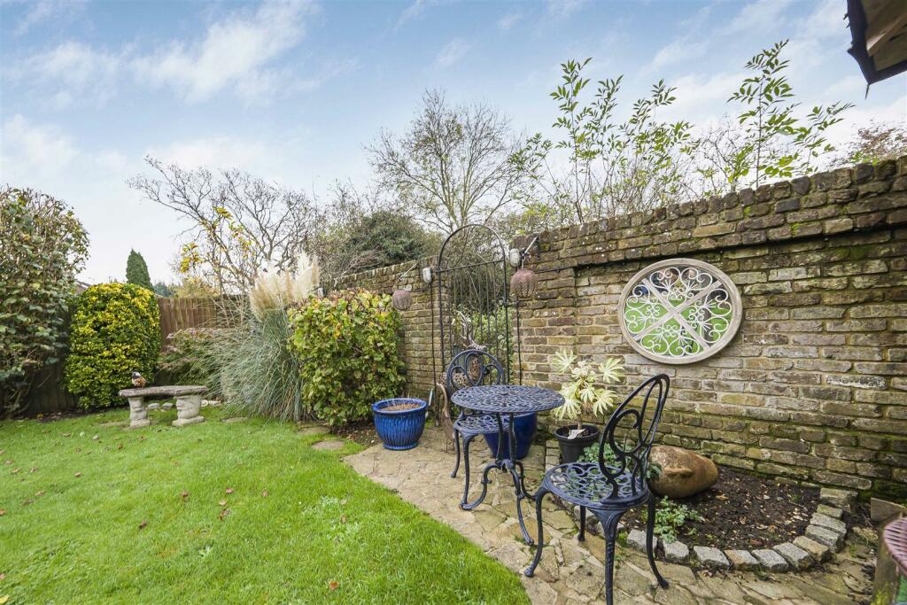 Additional image 18 of Maplefield Park Street, St. Albans