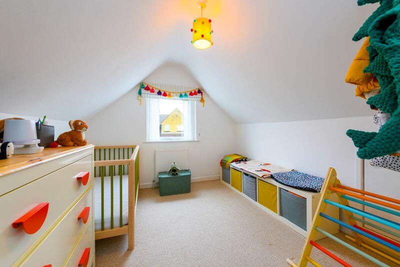 Additional image 8 of Holt