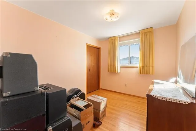 Additional image 23 of 17 Colgate Crt