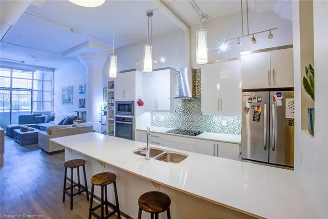 Additional image 18 of 112 Benton St Unit 101