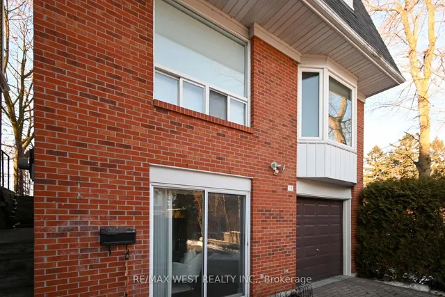 45 Birchmount Rd Unit 10