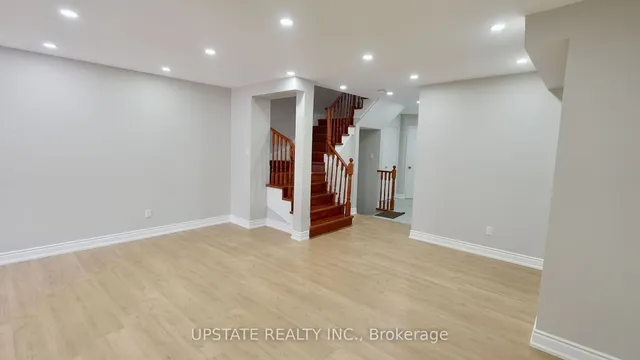 Additional image 4 of 127 Ravenscliffe Crt