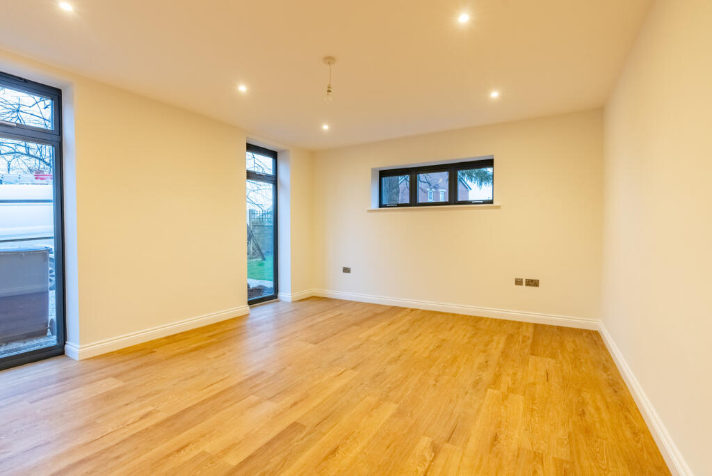 Additional image 24 of Oakridge, Drop Lane, Bricket Wood, St Albans, AL2