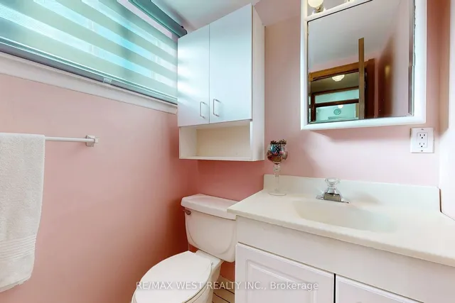 Additional image 38 of 78 Primula Cres