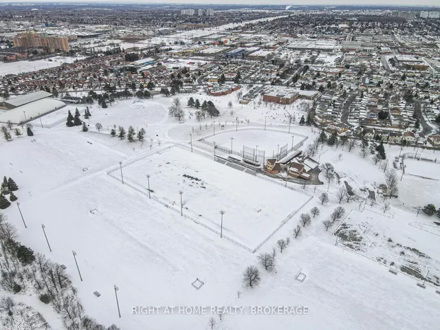 Additional image 33 of 46 L'Amoreaux Dr