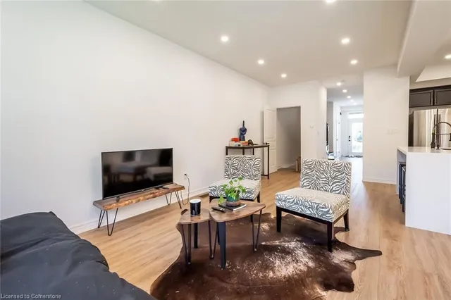 Additional image 6 of 370 Stonehenge Dr Unit 19