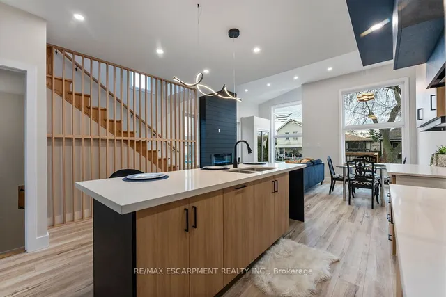 Additional image 11 of 209 Grenfell St