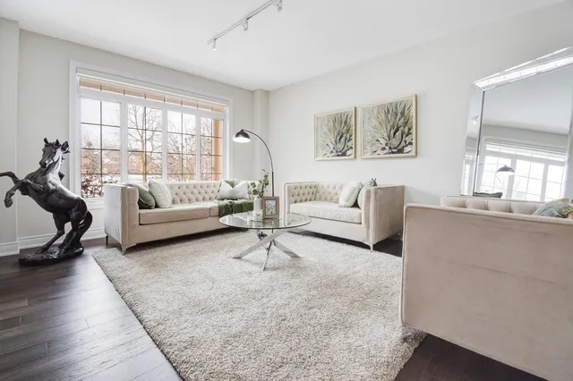 Additional image 4 of 6 Champion Crt