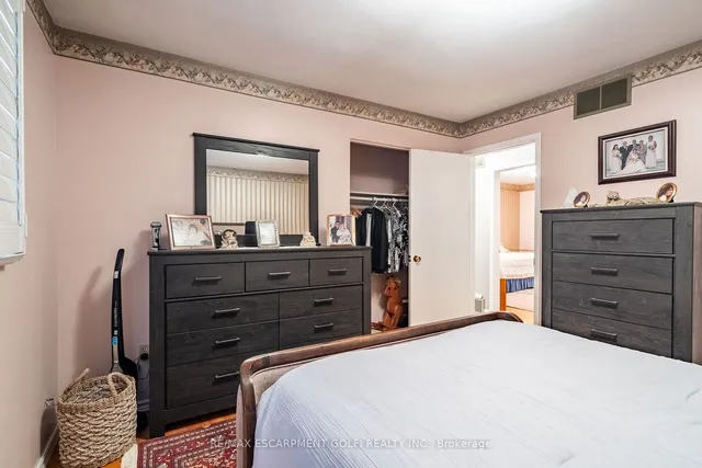 Additional image 32 of 25 Blanche Crt