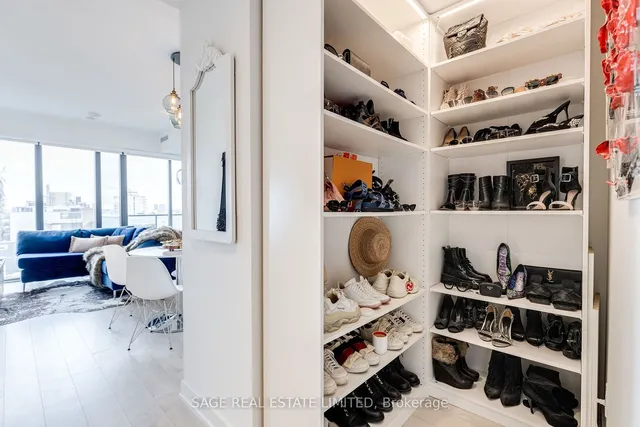 Additional image 6 of 185 Roehampton Ave Unit 1106