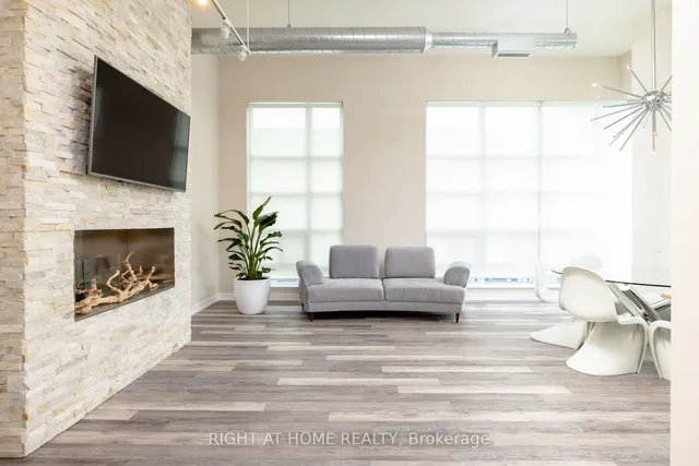 Additional image 8 of 380 Macpherson Ave Unit 306