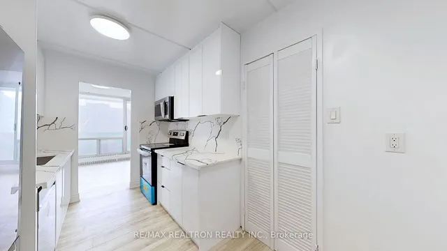 Additional image 19 of 2 Glamorgan Ave Unit 605