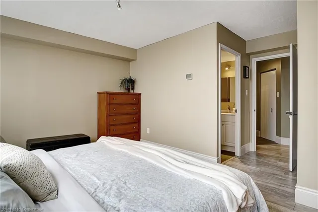 Additional image 14 of 3227 King St Unit 409