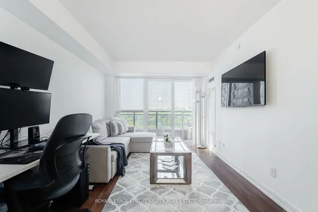 Additional image 13 of 255 Village Green Sq Unit 1307