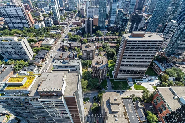 Additional image 33 of 55 Charles St Unit 3904