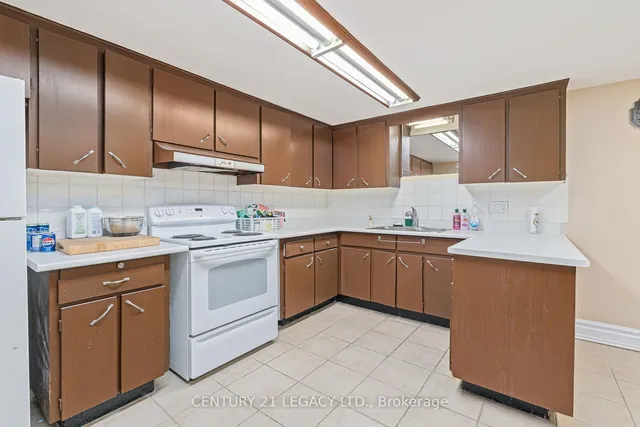 Additional image 31 of 17 Vange Cres