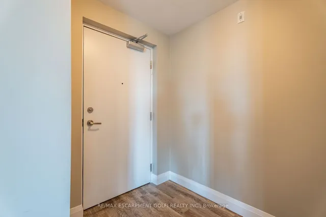 Additional image 9 of 1 Redfern Ave Unit 329