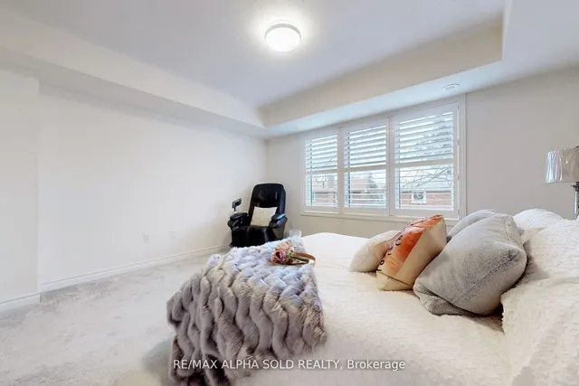 Additional image 24 of 3 Eaton Park Lane Unit 5