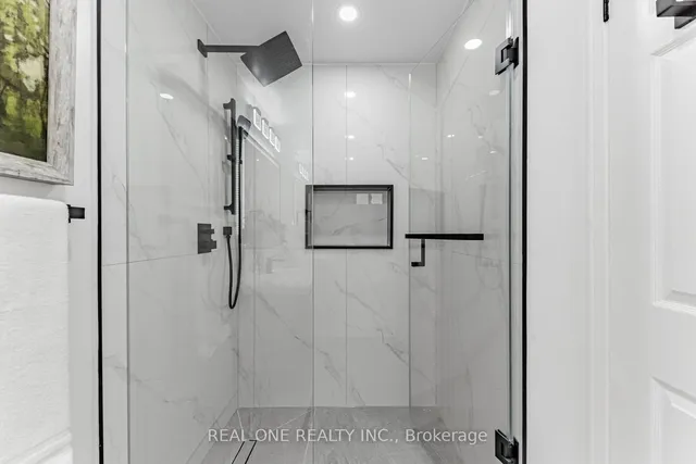 Additional image 26 of 32 Belinda Sq