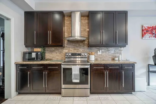 Additional image 15 of 16 Kinsman Dr