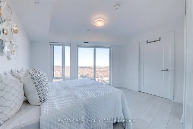 Additional image 26 of 575 Bloor St Unit 1703